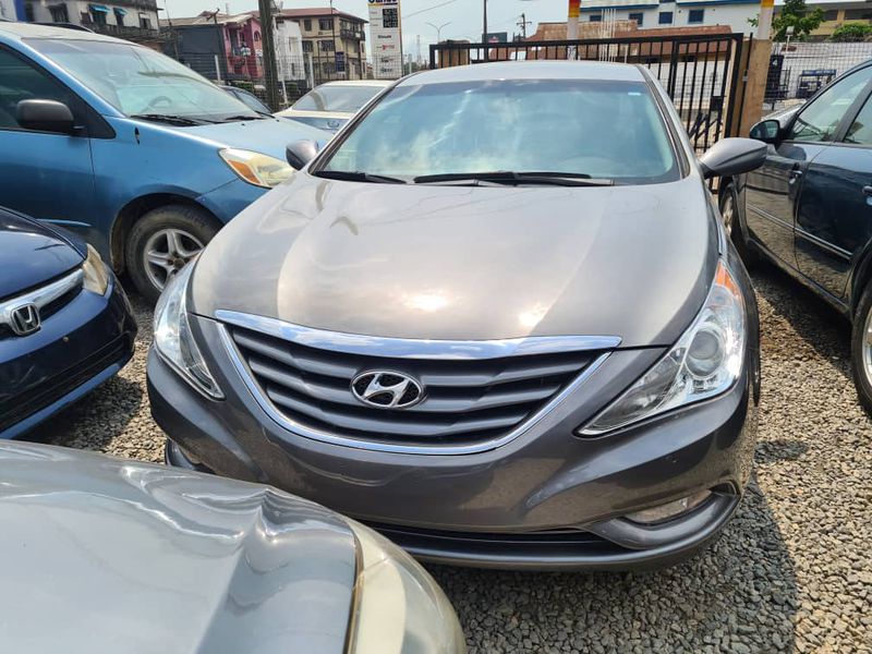 Hyundai Sonata • 2011 • 79,052 km 2