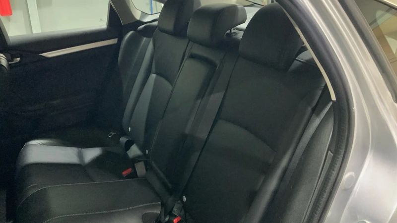 Honda Civic • 2018 • 93,900 km 9