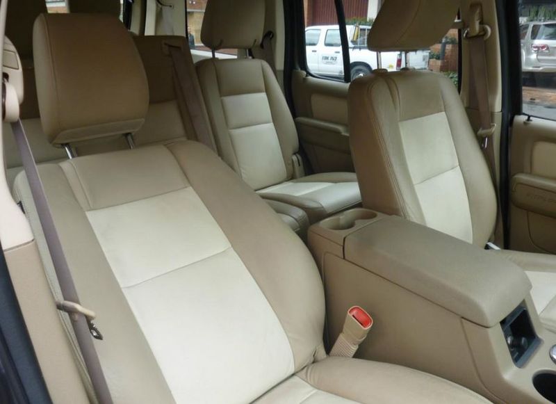 Ford Explorer • 2009 • 146,000 km 5