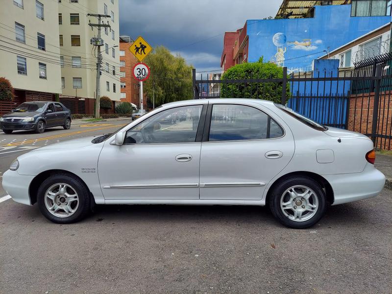 Hyundai Elantra • 2000 • 156,000 km 5