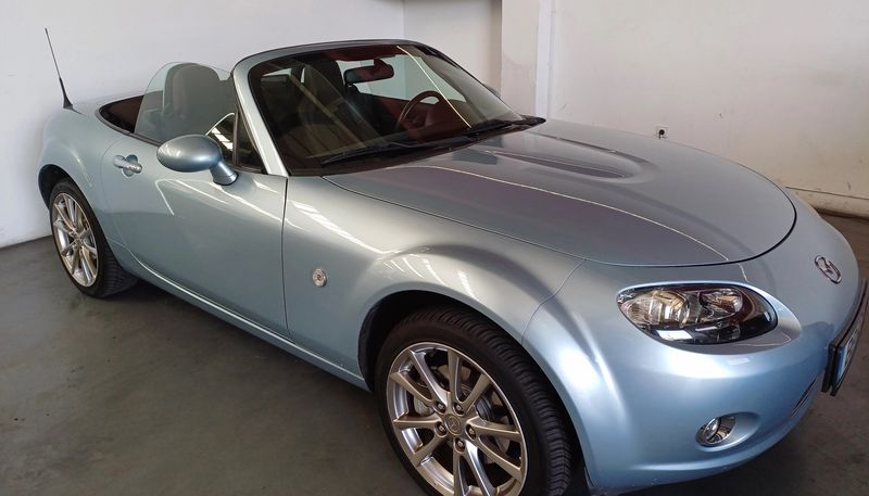 Mazda MX-5 • 2008 • 122,600 km 4