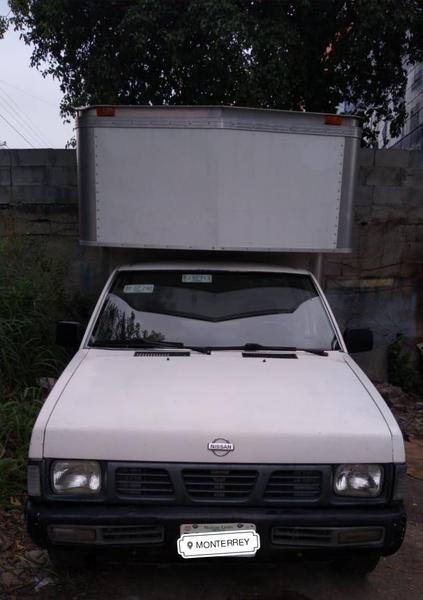 Nissan Pickup • 2004 • 140 km 1