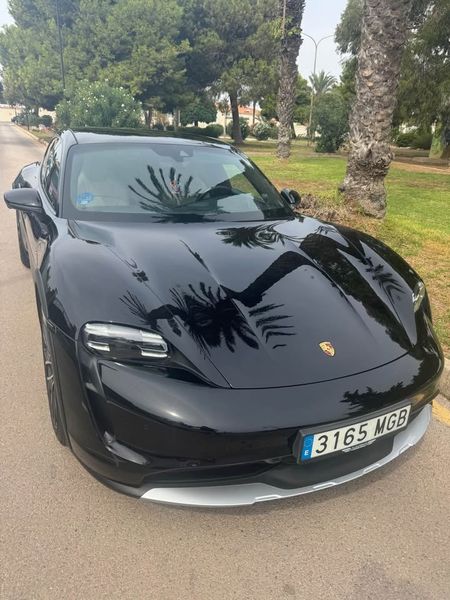 Porsche Taycan • 2021 • 31,000 km 1