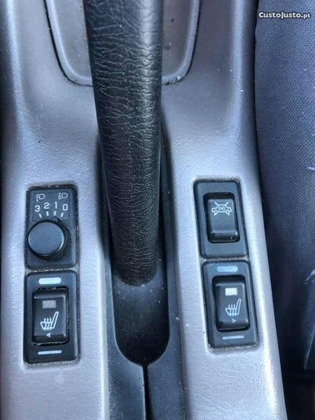 Nissan Primera • 2000 • 200,000 km 2