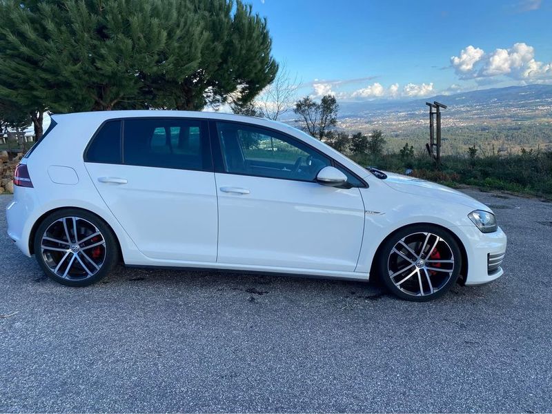 Volkswagen Golf • 2016 • 186,000 km 2