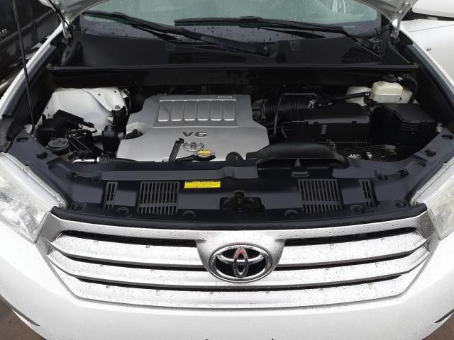 Toyota Highlander Hybrid • 2011 • 10,000 km 1