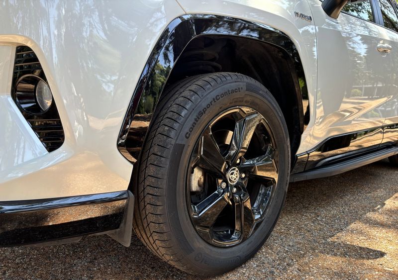 Toyota RAV4 • 2021 • 36,000 km 2
