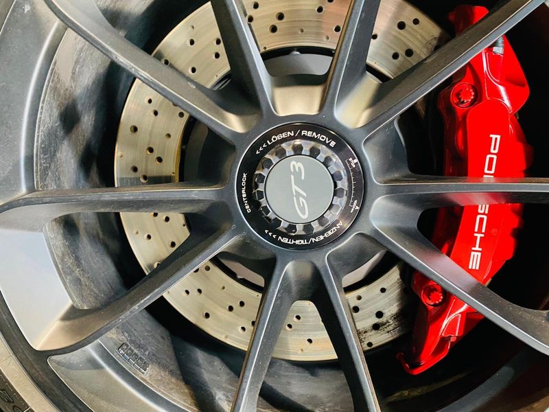 Porsche 911 • 2018 • 47,000 km 4