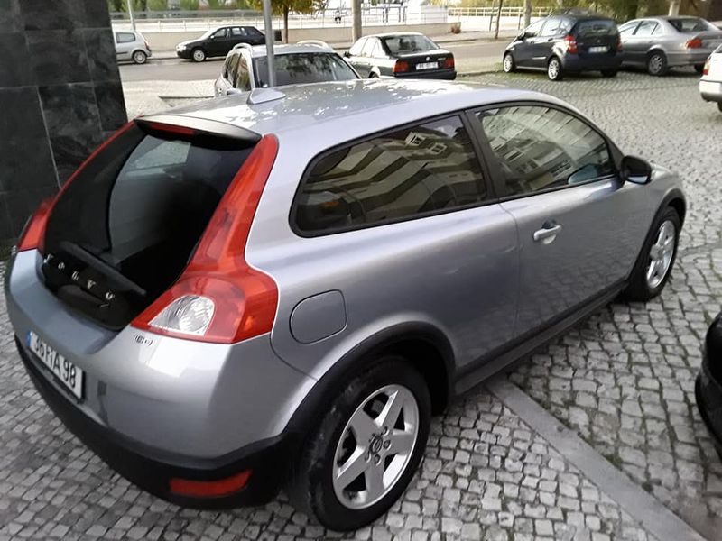 Volvo C30 • 2007 • 109,000 km 4