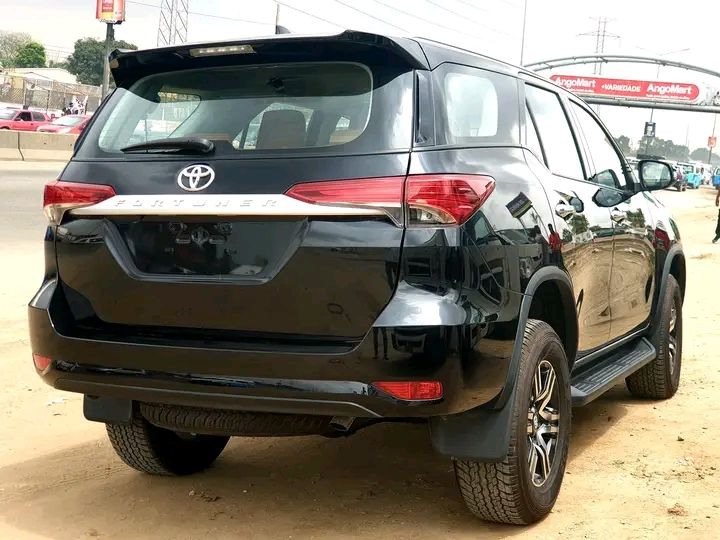 Toyota Fortuner • 2022 • 0 km 3