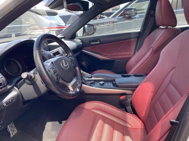 Lexus IS • 2018 • 27,365 km 23