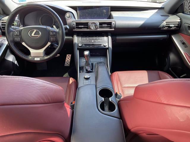 Lexus IS • 2018 • 27,365 km 15