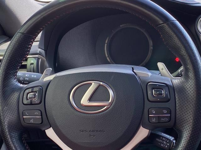 Lexus IS • 2018 • 27,365 km 7