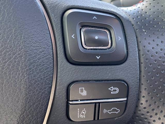 Lexus IS • 2018 • 27,365 km 16