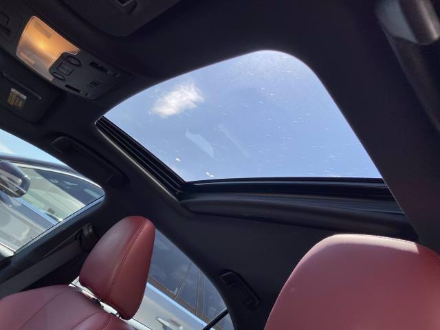 Lexus IS • 2018 • 27,365 km 27