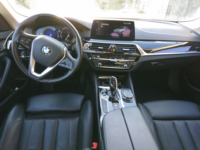 BMW 5 Series • 2018 • 99,401 km 9