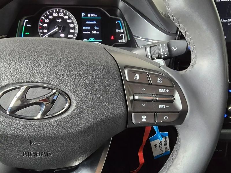 Hyundai Ioniq Plug-In Hybrid • 2020 • 51,500 km 10