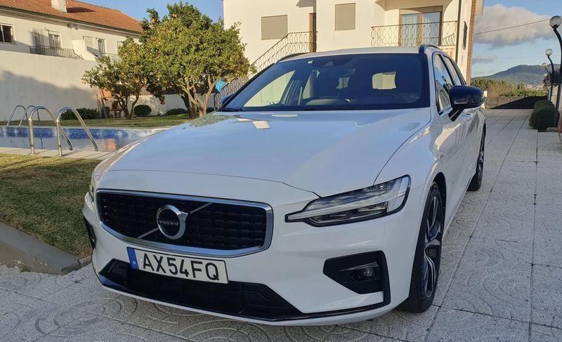 Volvo V60 • 2020 • 138,500 km 4