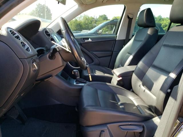 Volkswagen Tiguan Limited • 2011 • 10,000 mi 6