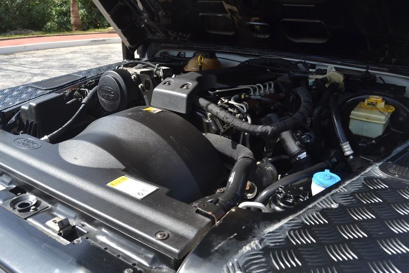 Land Rover Defender • 2010 • 147,000 km 13