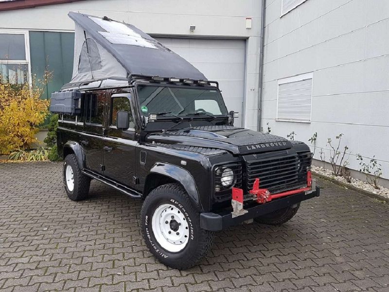 Land Rover Defender • 2007 • 209,000 km 1