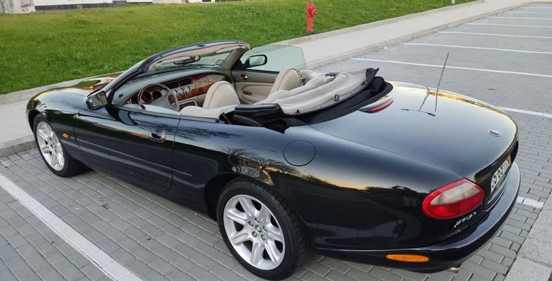 Jaguar XK8 Convertible • 1998 • 73,000 km 2