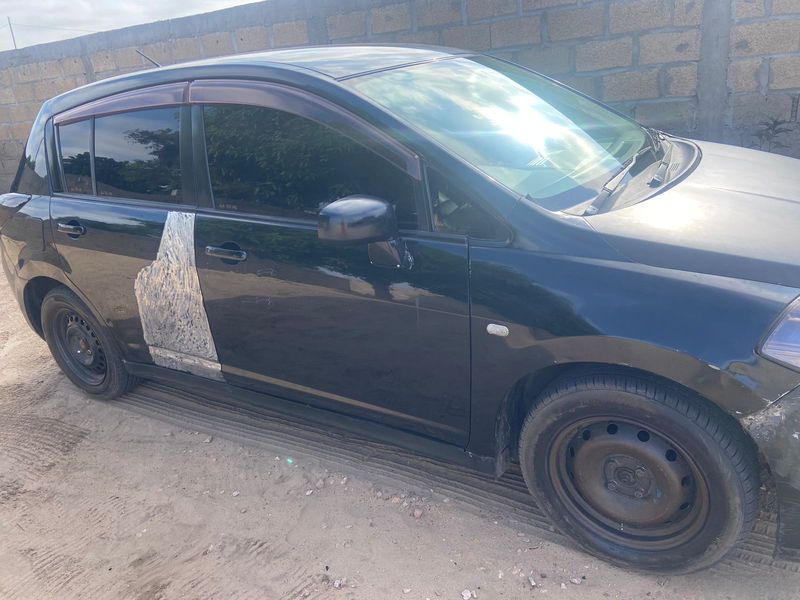 Nissan Tiida • 2005 • 165,000 km 2