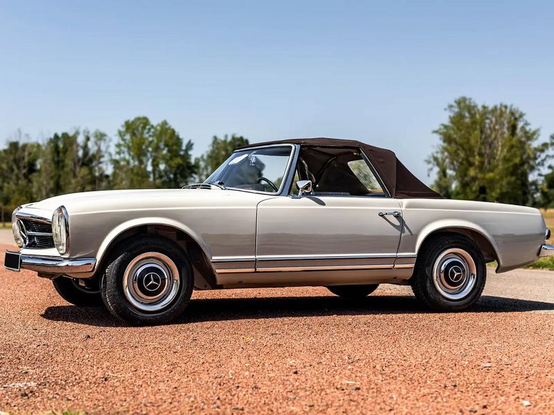 Mercedes-Benz SL • 1965 • 45,000 km 6