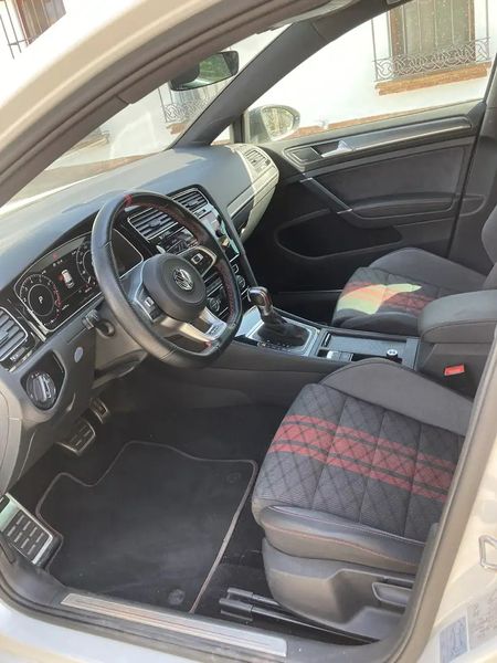 Volkswagen Golf • 2020 • 48,950 km 5