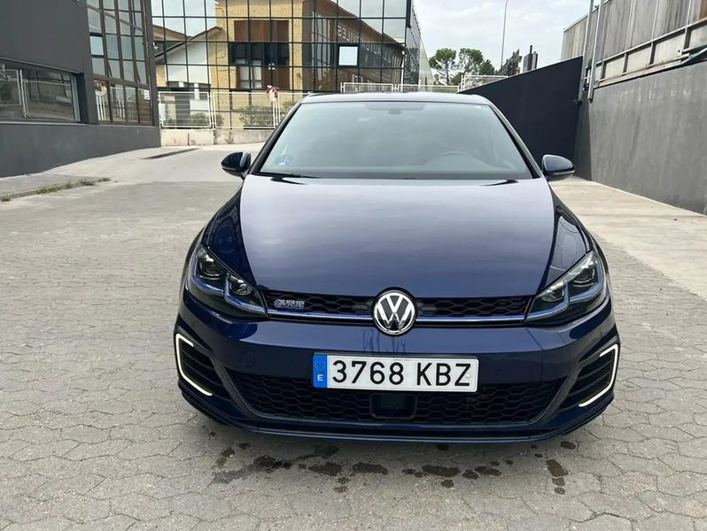 Volkswagen Golf • 2017 • 80,000 km 3