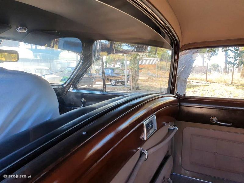 Cadillac Fleetwood • 1980 • 60,000 km 3