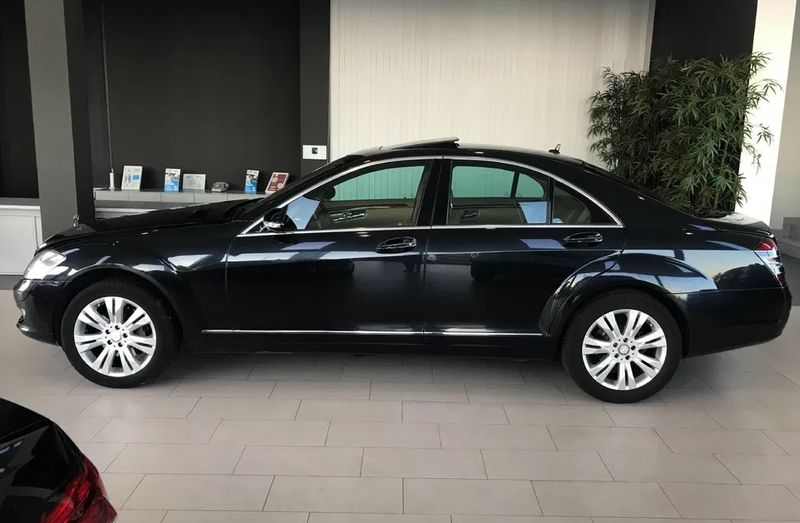 Mercedes-Benz S • 2008 • 204,000 km 2
