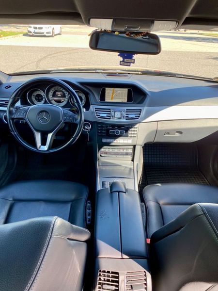 Mercedes-Benz E-Class • 2013 • 166,000 km 4