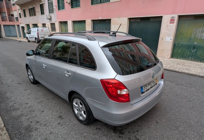 Škoda Fabia • 2011 • 133,000 km 3