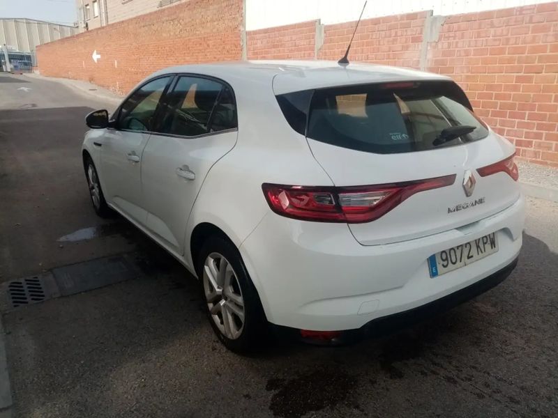 Renault Mégane • 2018 • 77,000 km 2