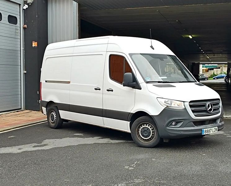 Mercedes-Benz Sprinter • 2022 • 61,000 km 8