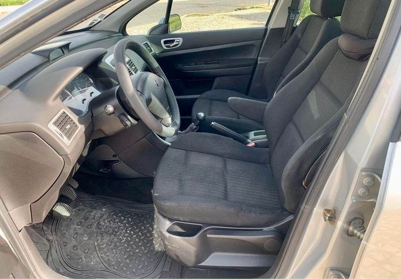 Peugeot 307 • 2006 • 250,000 km 3