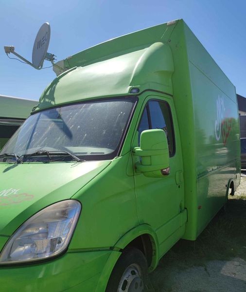 Toyota Hiace Van • 2001 • 170,000 km 2