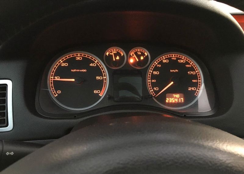 Peugeot 307 • 2002 • 235,000 km 6