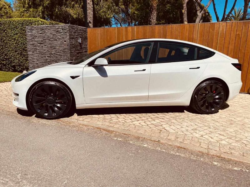 Tesla Model 3 • 2021 • 7,000 km 5