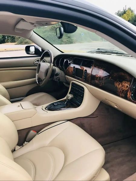 Jaguar XKR • 2004 • 143,000 km 5