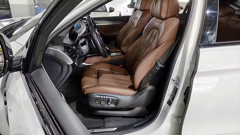 BMW X6 • 2017 • 90,955 km 12