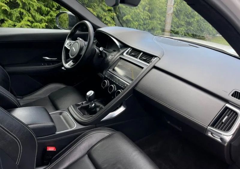 Jaguar E-PACE • 2018 • 147,000 km 2