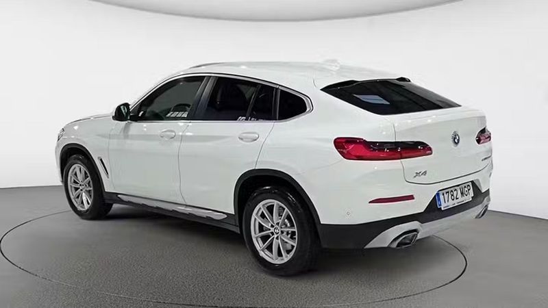 BMW X4 • 2023 • 27,599 km 4