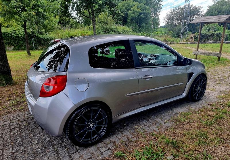 Renault Clio • 2006 • 179,000 km 3