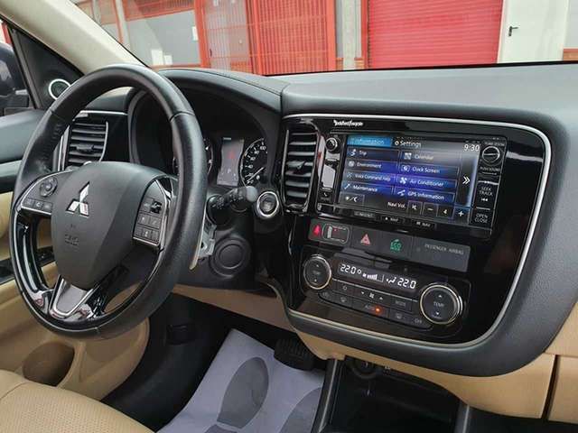 Mitsubishi Outlander • 2016 • 102,000 km 16