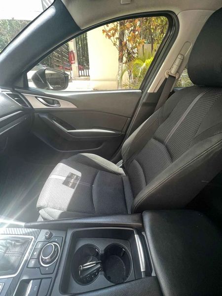 Mazda 3 • 2018 • 49,000 mi 4