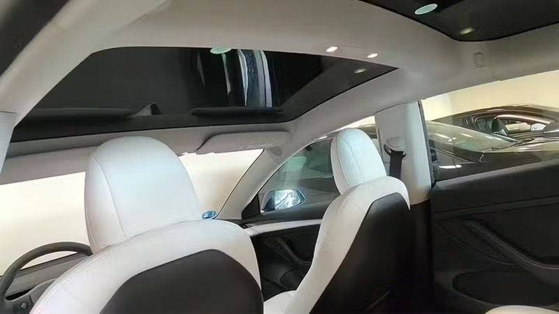 Tesla Model 3 • 2021 • 33,340 km 6