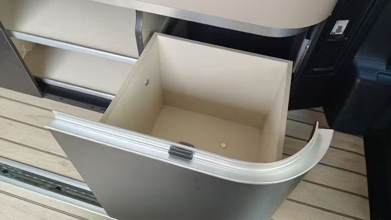 Mercedes-Benz Sprinter • 2019 • 76,030 km 13