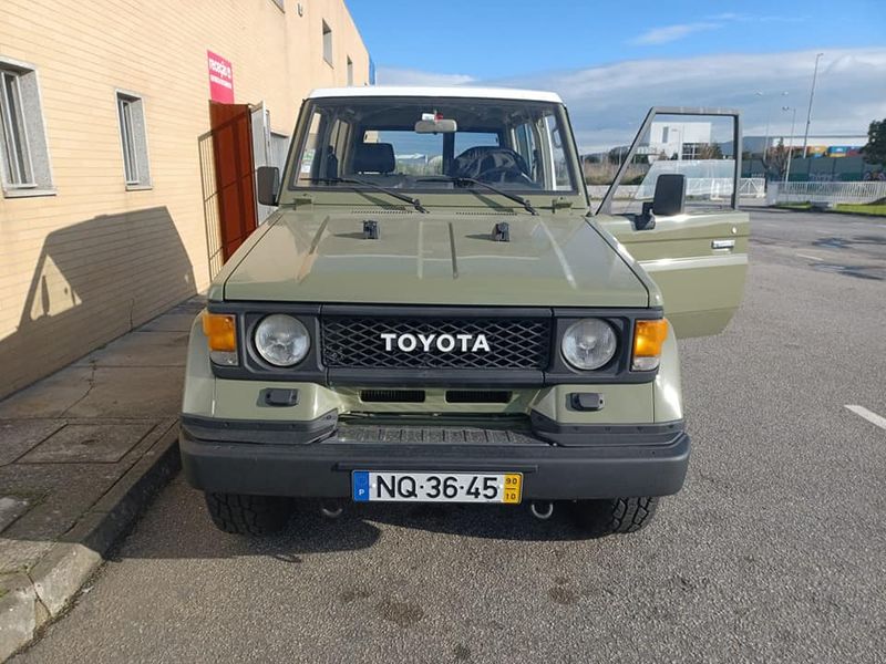 Toyota Land Cruiser • 1990 • 80,000 km 4